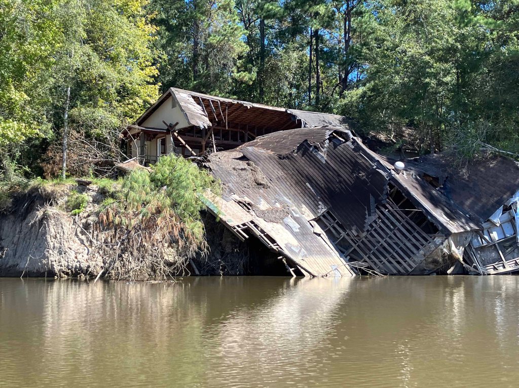 kayak scenery picture Village Creek (state park), Neches River, www.SawdustRiver.com