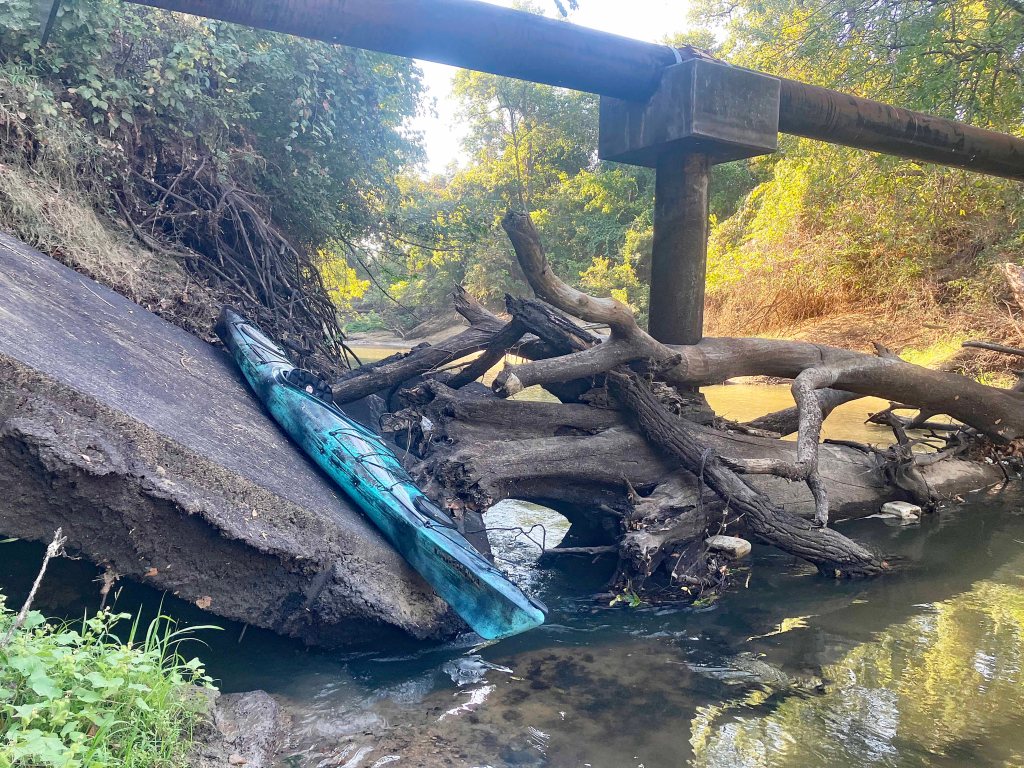 kayak scenery picture Denton Creek McInnish Park Carrollton www.SawdustRiver.com