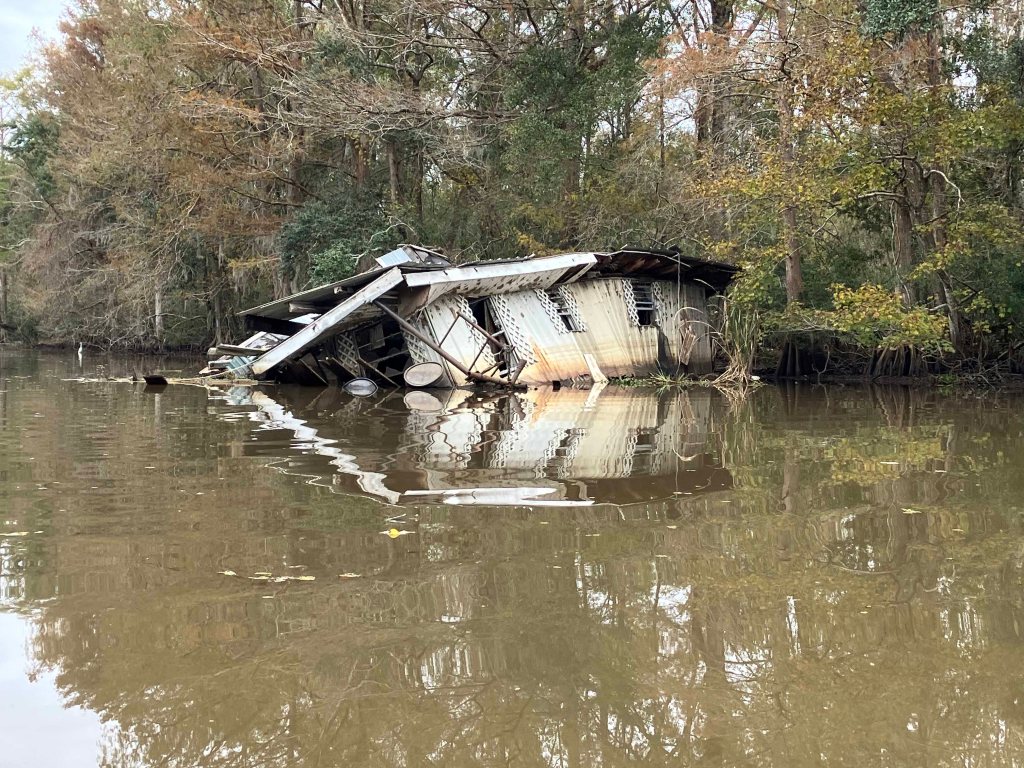 kayak scenery picture Atchafalaya, Lake Fausse Point SP Louisiana www.SawdustRiver.com