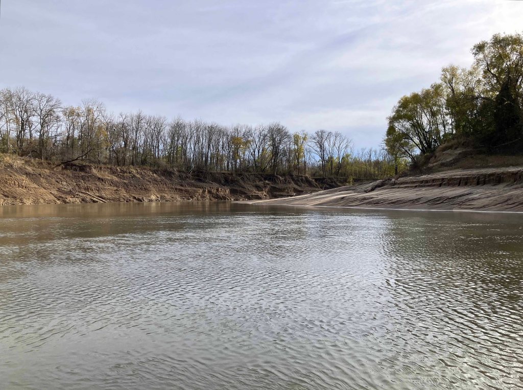 kayak scenery picture Trinity River, Highway 287 Ramp, Corsicana www.SawdustRiver.com