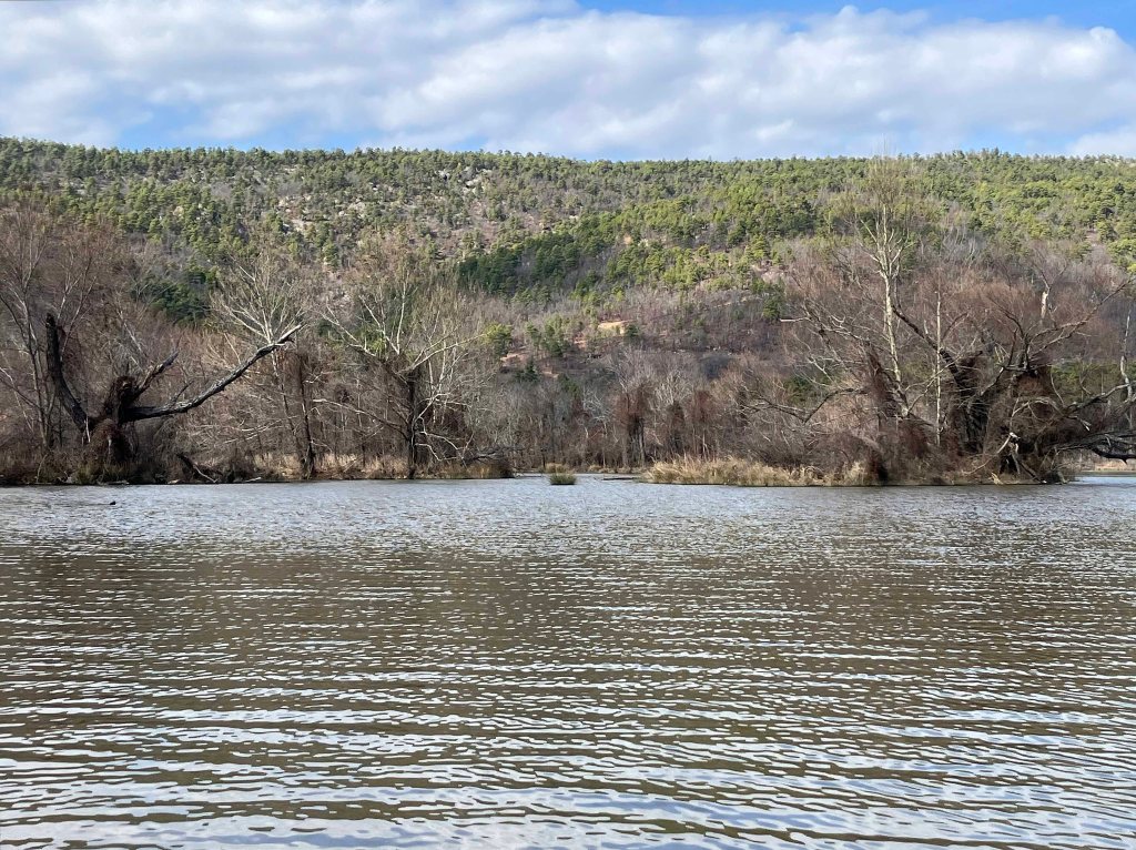 kayak scenery picture Sardis Lake, Jackfork Creek, Oklahoma www.SawdustRiver.com