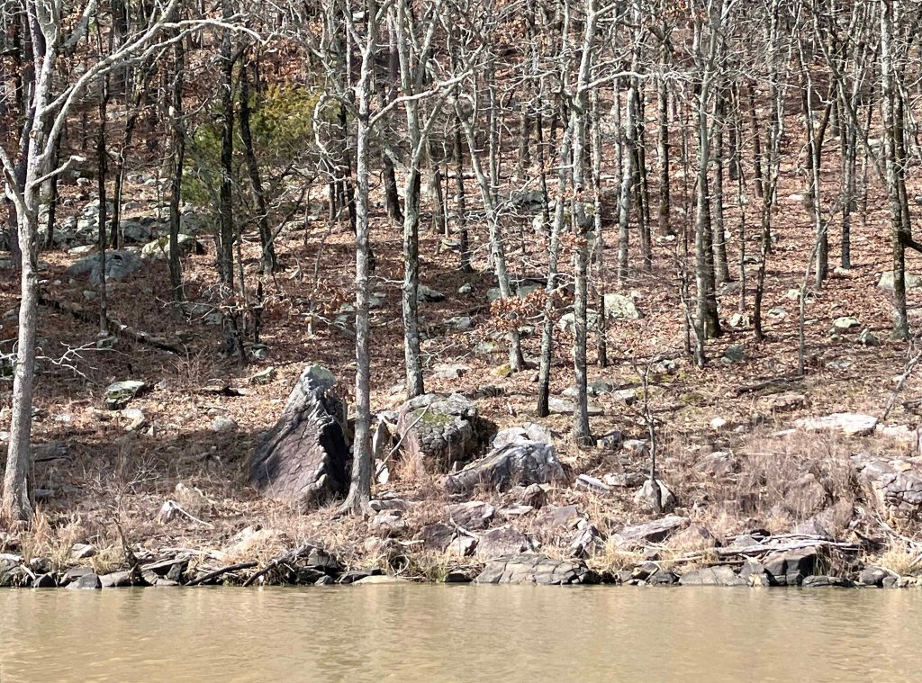 kayak scenery picture Sardis Lake, North Jackfork Creek, Oklahoma www.SawdustRiver.com