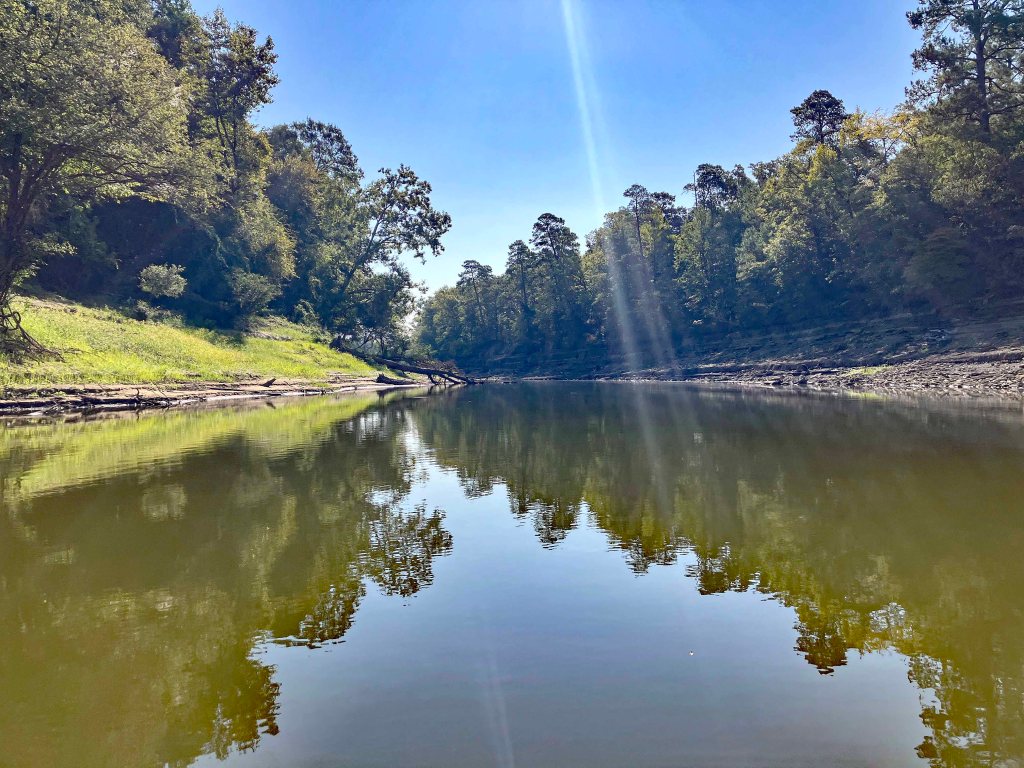 Kayak paddle scenery picture, Sulphur River below Wright Patman, Hwy 59