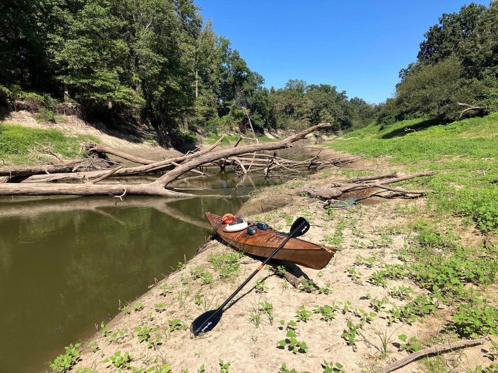Kayak paddle scenery picture, Sulphur River below Wright Patman, Hwy 59