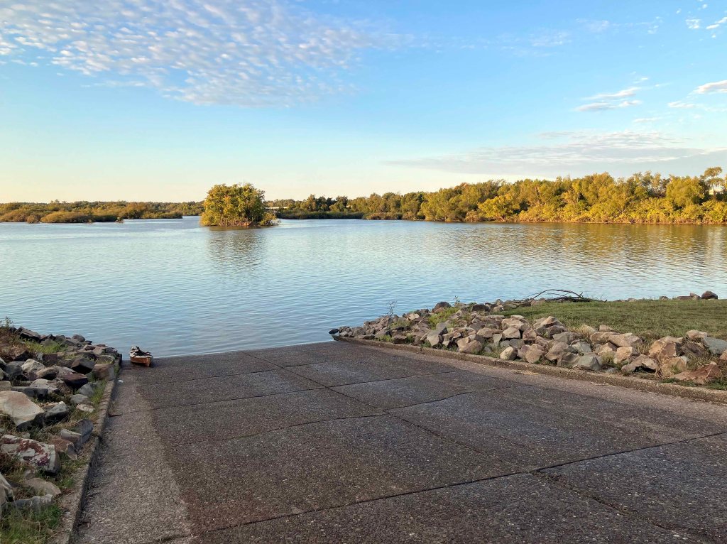 Kayak paddle scenery picture Sulphur River, Malden Lake Park Launch, Wright Patman Lake, www.SawdustRiver.com
