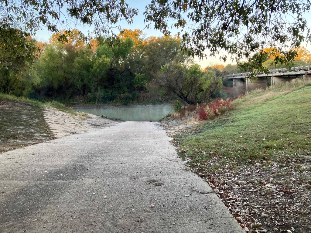 Kayak paddle scenery picture Sulphur River, Hwy 67 Launch going downstream, above Wright Patman www.SawdustRiver.com